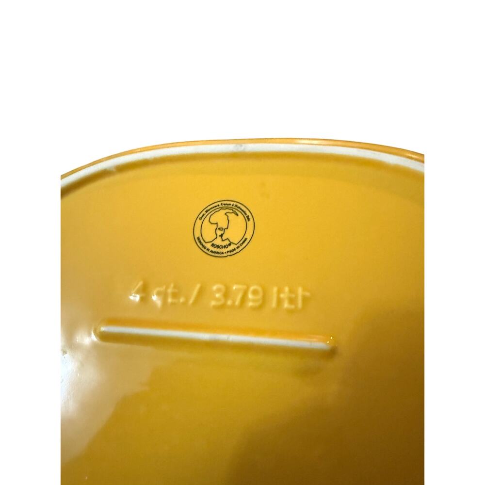 ROSCHO YELLOW BAKERS CERAMIC 4 QUART CASSEROLE DISH. BEAUTIFUL YELLOW.